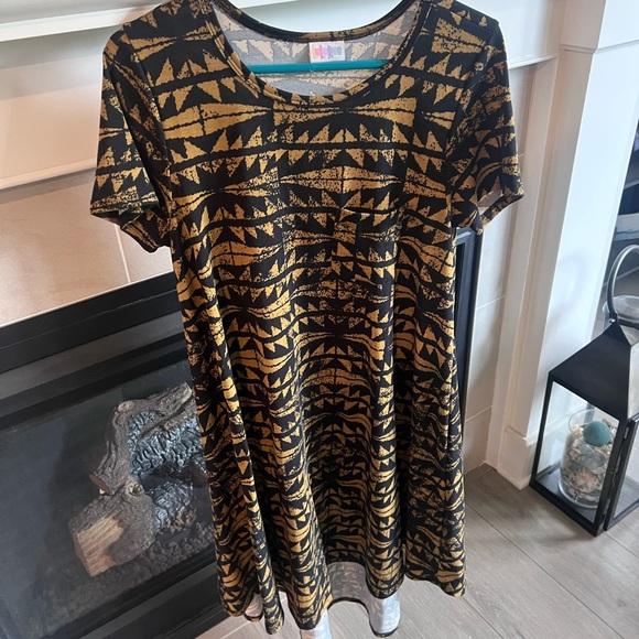 LuLaRoe Black and Gold Geometric CARLY Dress - Picture 1 of 7